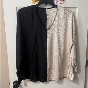 Chic Two-Tone Leopard Print Blouse
